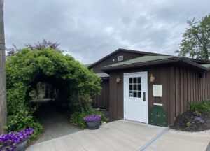 Entrance to Hill Top Inn